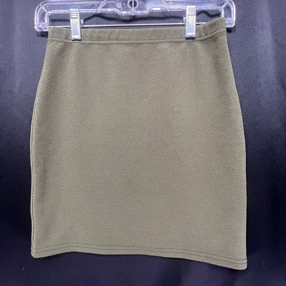 PrettyLittleThing Olive Green Textured Pull On Mini Skirt Bodycon Size US 6